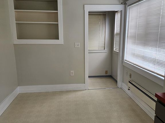 Kitchen breakfast area
