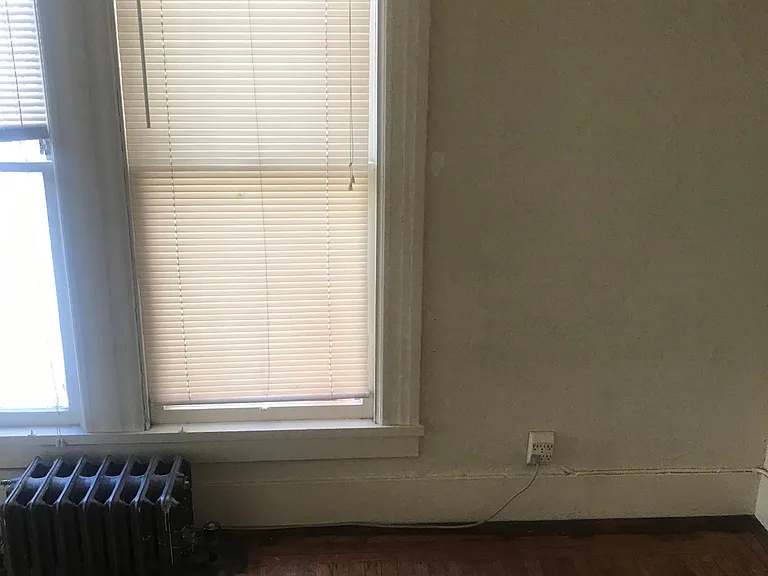 2431 College Ave #7 — Photo 3