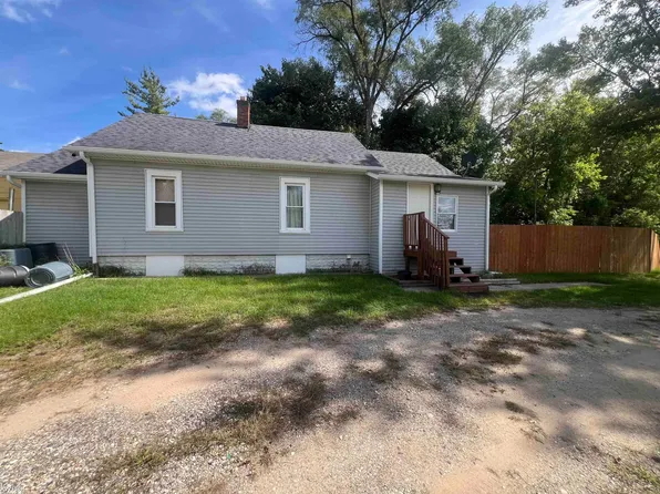 2222 Francisco St, Flushing, MI 48433