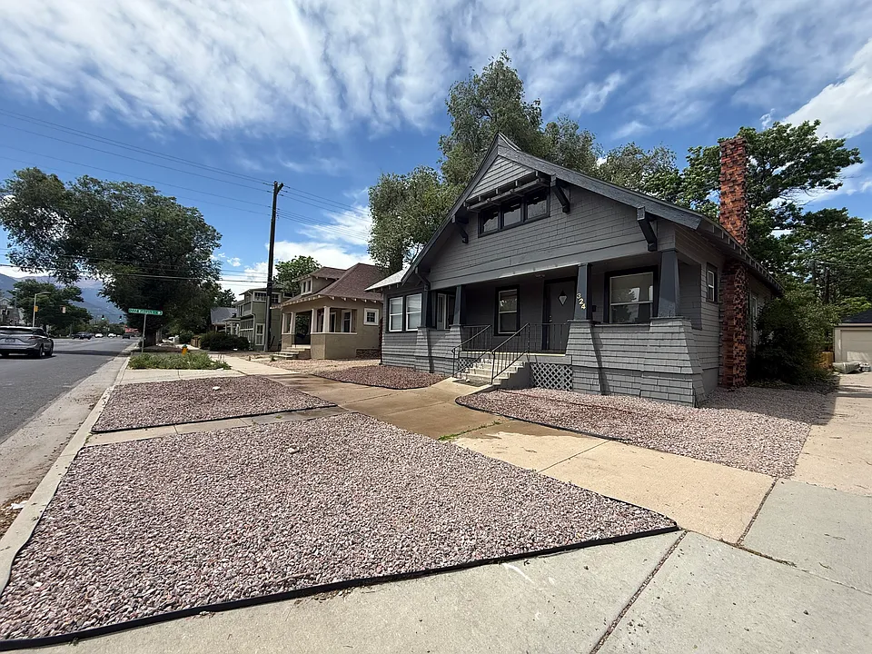 324 E Uintah St