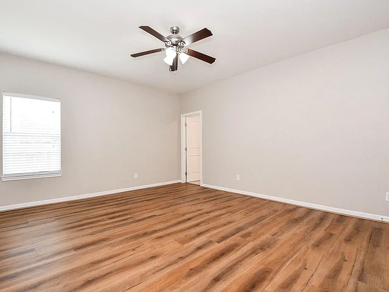 927 Grand Junction Dr — Photo 17