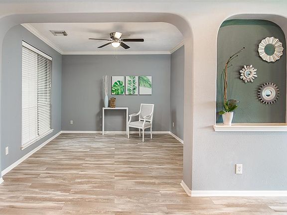 4th image of 3615 Canterbury Park Dr