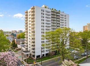 1600 Center Ave, Fort Lee, NJ 07024