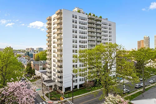 1600 Center Ave Photo 1