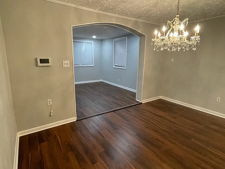 919 Carter St — Photo 13