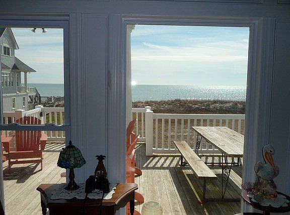 3rd image of 4190 Island Dr