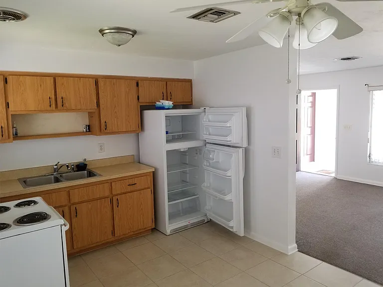 1303 SE 46th Ln #3 — Photo 5