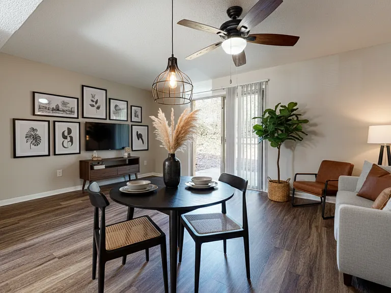 Pine Ridge Apartments — Photo 5
