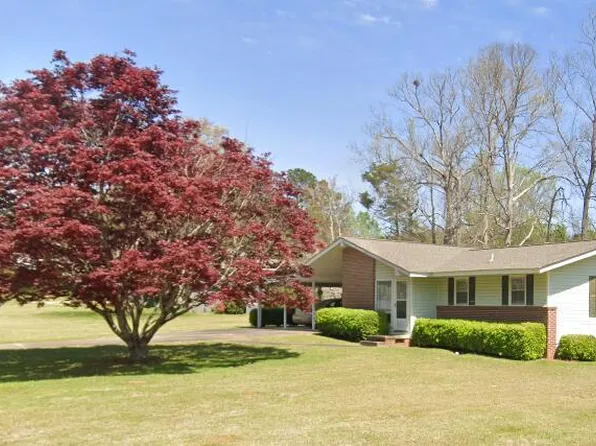 240 Windsor Dr, Alexander City, AL 35010