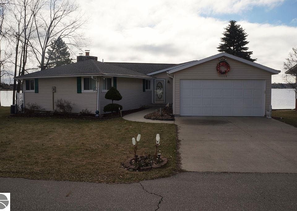 1st image of 1068 Crown Point Dr