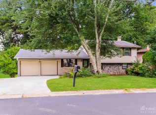 10011 N Connechusett Rd, Tampa, FL 33617