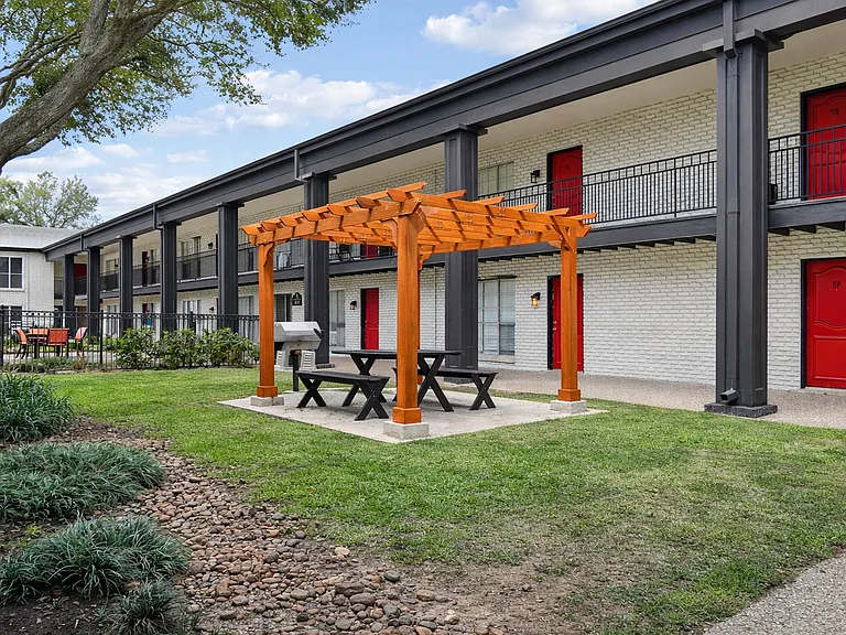 Ridley Apartments — Photo 15