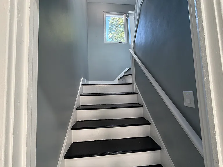 225 E 19th St #2 — Photo 9