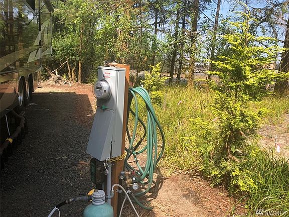4th image of 184 SE Murphy Ct