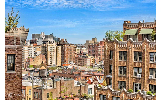 Sold by Douglas Elliman | media 25