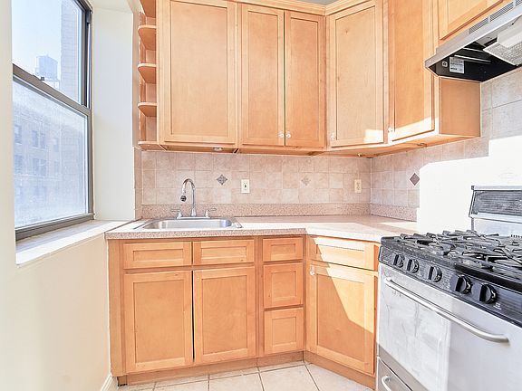 4th image of 243 W 99th St APT 5B