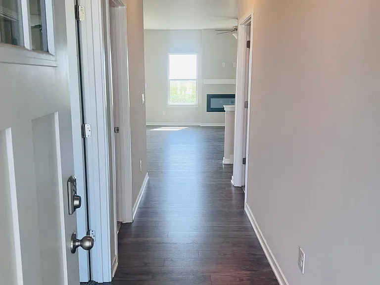 4315 NW Arlan Dr — Photo 2