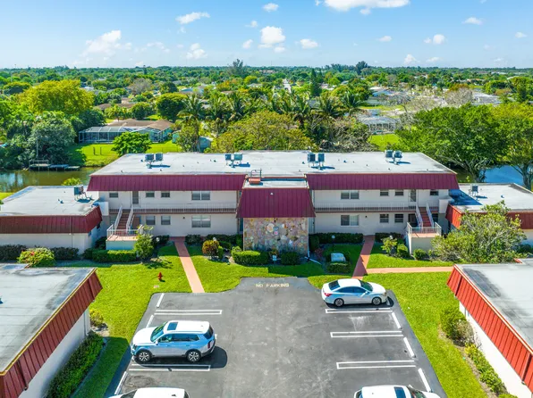 12020 W Greenway Drive #104, Royal Palm Beach, FL 33411