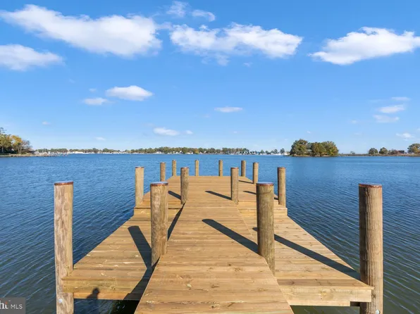 1000 Shore Dr, Colonial Beach, VA 22443