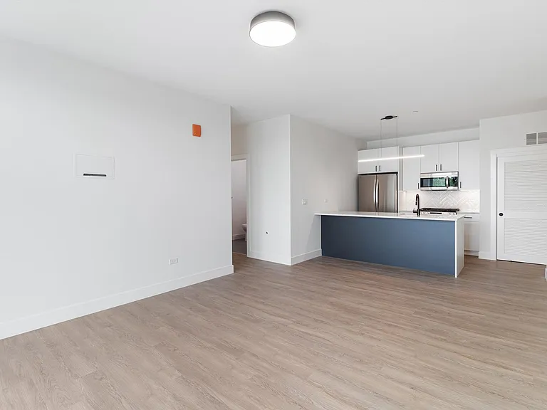 3140 Clybourn — Photo 17