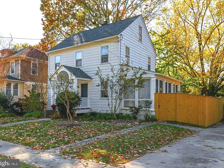 222 Mount Vernon Ave — Photo 2