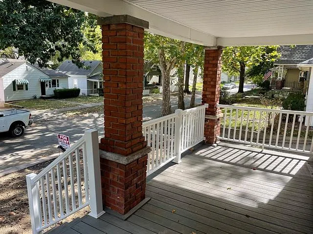 3 bed, 1.5 bath, $2,150 — Photo 3