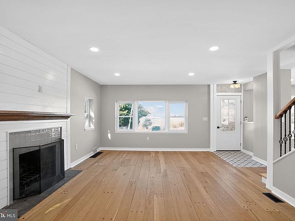 4th image of 99 Rorer St