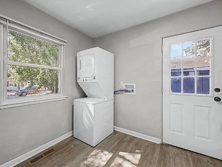 2910 S Delaware St — Photo 17