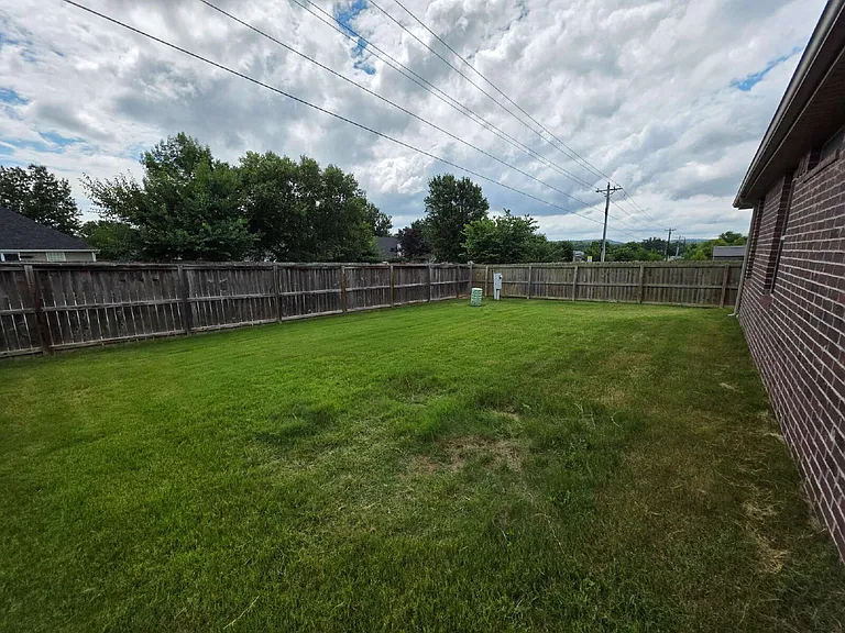 3072 N Autumn Rose Ave — Photo 18