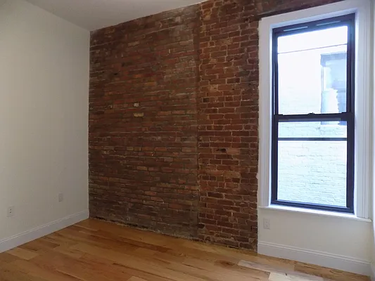 Rented by Blue Egg Realty Corp | media 10