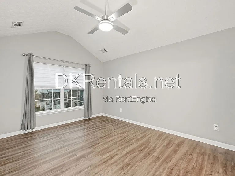 6311 Shoreview Cir — Photo 9