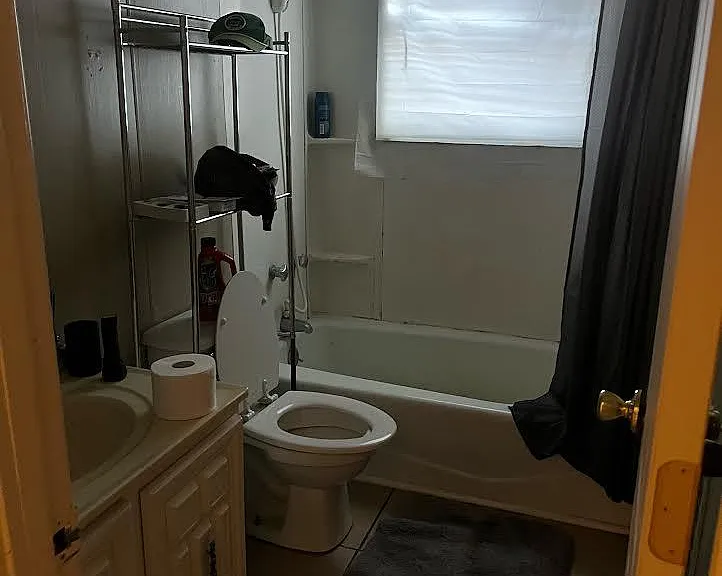 211 Herbert St #B — Photo 4