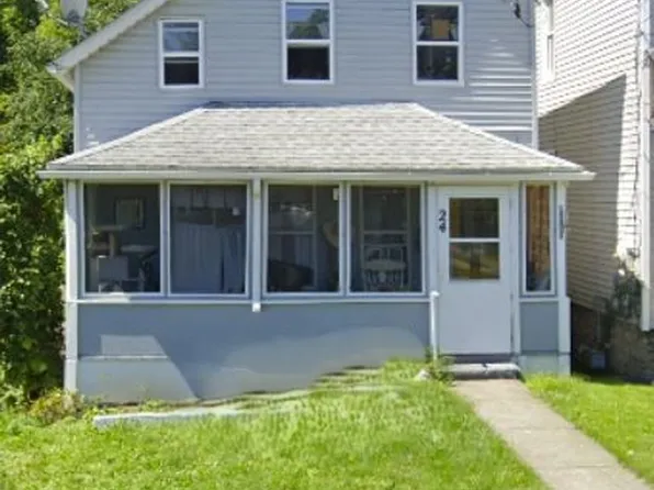 24 School St, Lancaster, NY 14086