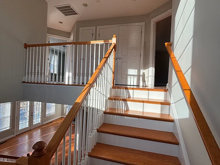 1045 Glenwood Station Ln — Photo 24