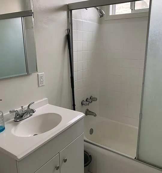 1470 S Sherbourne Dr #6 — Photo 7