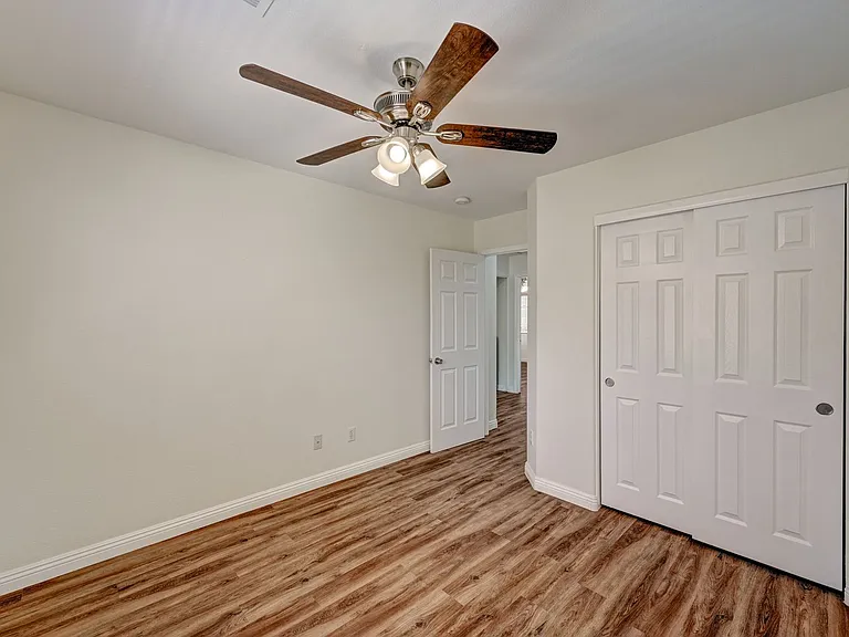 6457 Abbey Door Ct — Photo 16