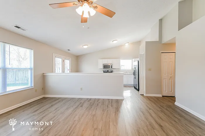 7011 N Abilene Way — Photo 2