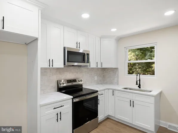 26 Worral Ct, Newark, DE 19711