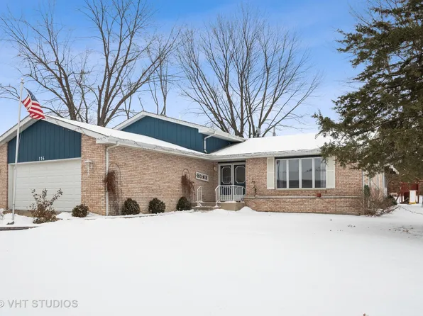 114 Carriage Dr, Morris, IL 60450