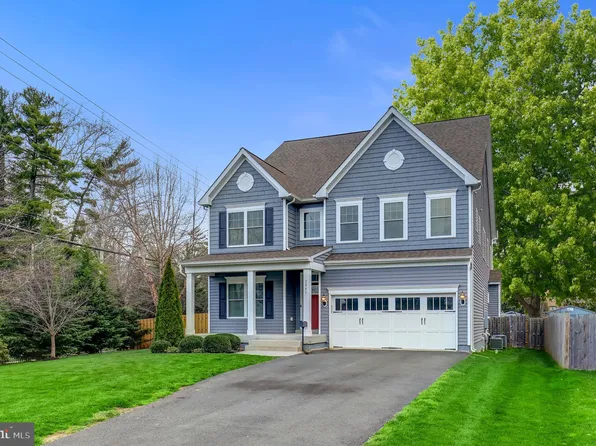 2841 Fairmont St, Falls Church, VA 22042