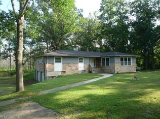 1182 W Garfield Rd, Aurora, OH 44202