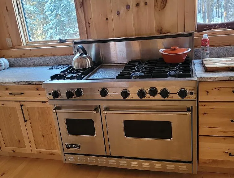 Viking Stove and powerful hood.