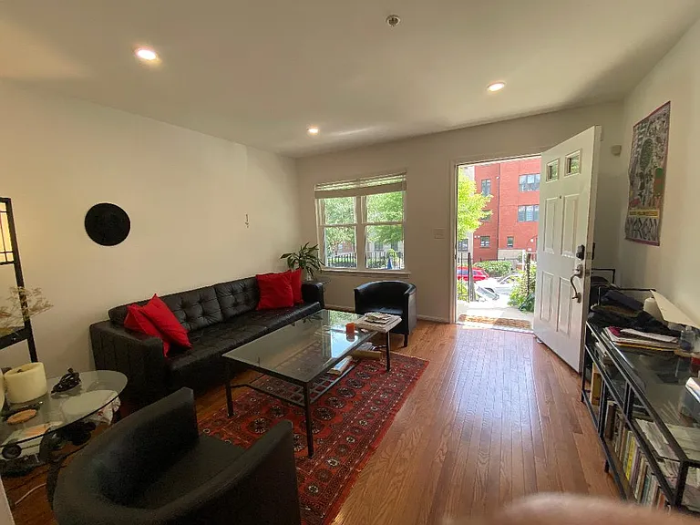 1327 Belmont St NW — Photo 13