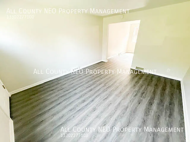 2114 Market Ave N #2 — Photo 12