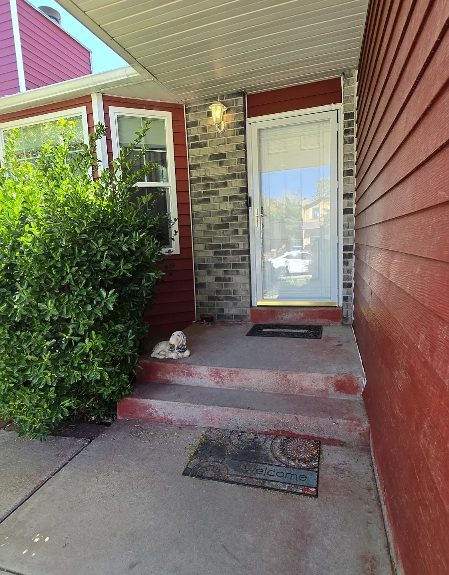 5 bed, 2025 sqft, $2,695 — Photo 3
