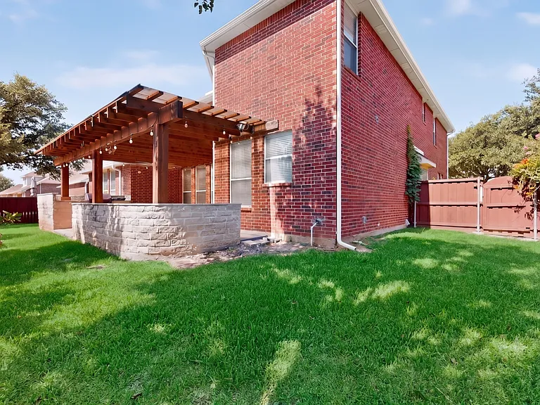1812 Meadow Ridge Dr — Photo 43