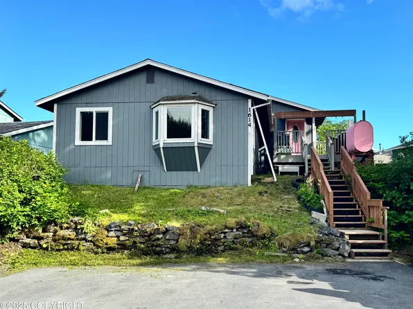 1614 Selief Ln, Kodiak, AK 99615