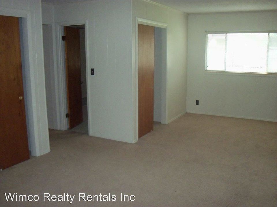 1st image of 598 Florosa Ct