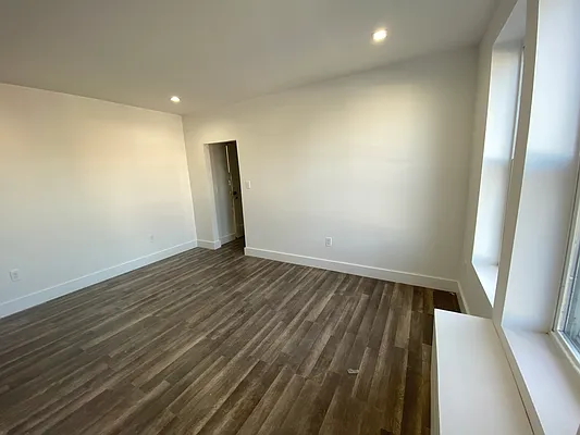 Rented by Ink Realty Services LLC | media 8