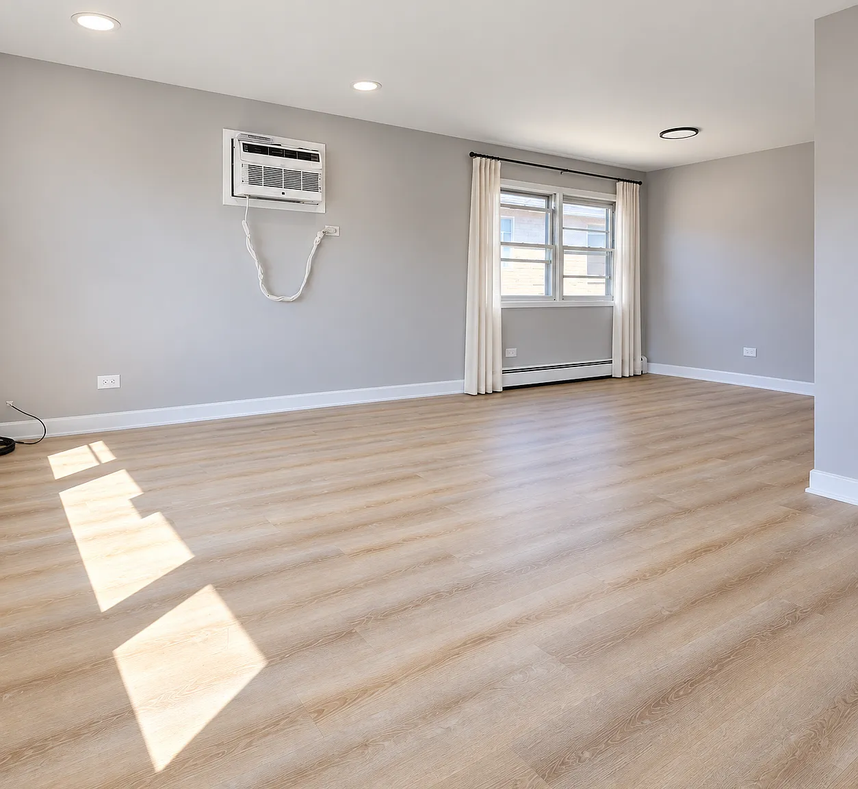 8652 W Catherine Ave — Photo 2
